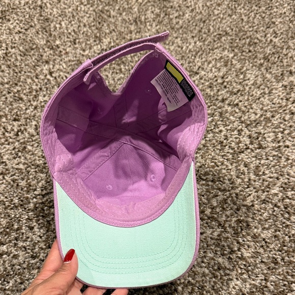 Girl’s Nike Lavender Cap with Mint Logo - Picture 4 of 5